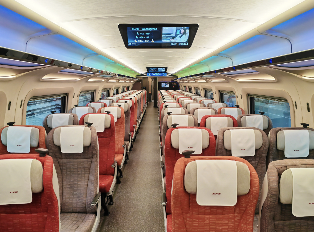 時(shí)速400公里！全球最快高鐵列車(chē)亮相